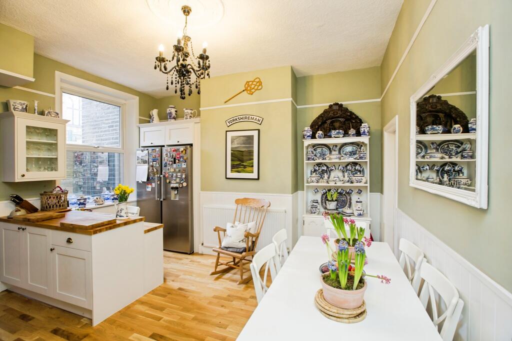 South View, Sowerby Bridge, HX6 photo 3