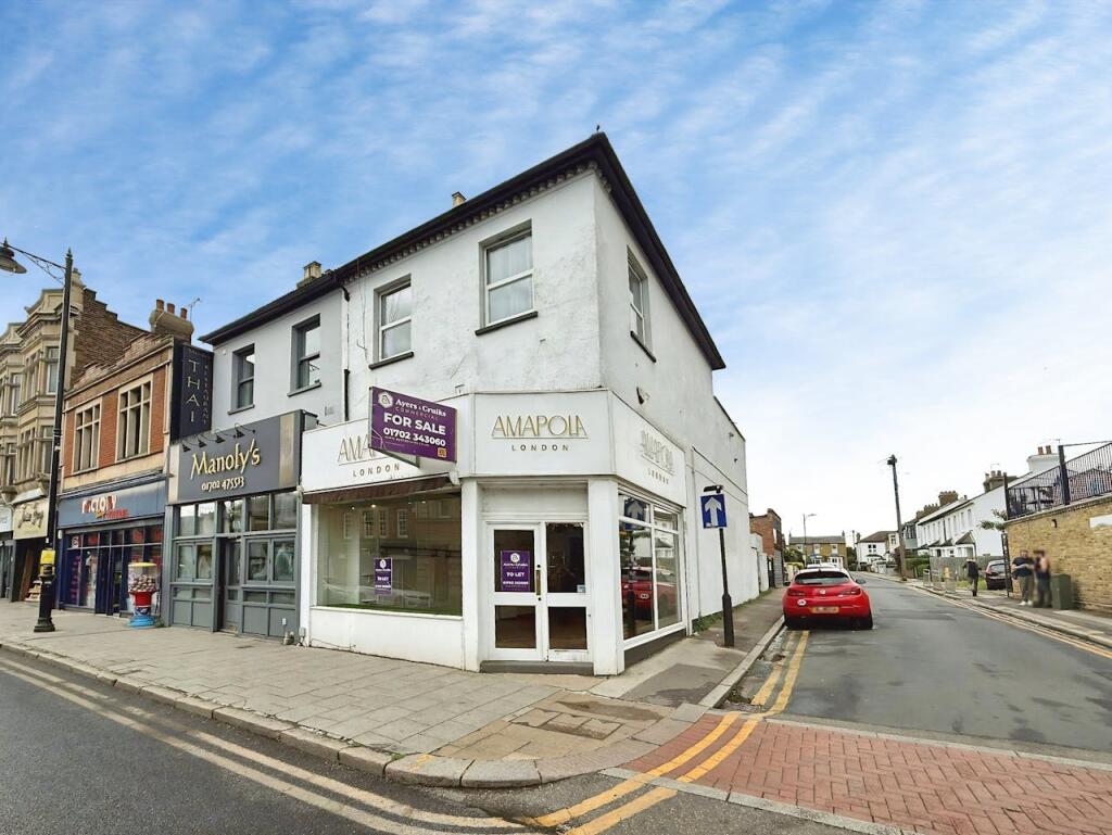 Main image of property: 35 Broadway, Leigh-on-Sea, SS9 1PA