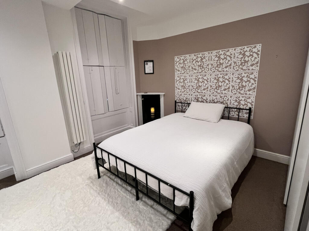 Apartment in Rochester - View 3