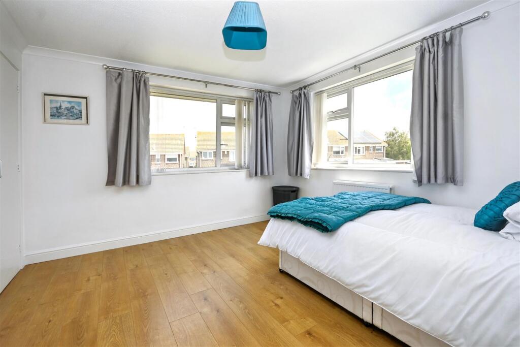 Apartment in Eastbourne, Langney Point, St Anthony's Hill - More