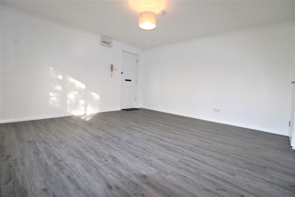 Apartment in Hatfield, Marshmoor, North Mymms - View 4