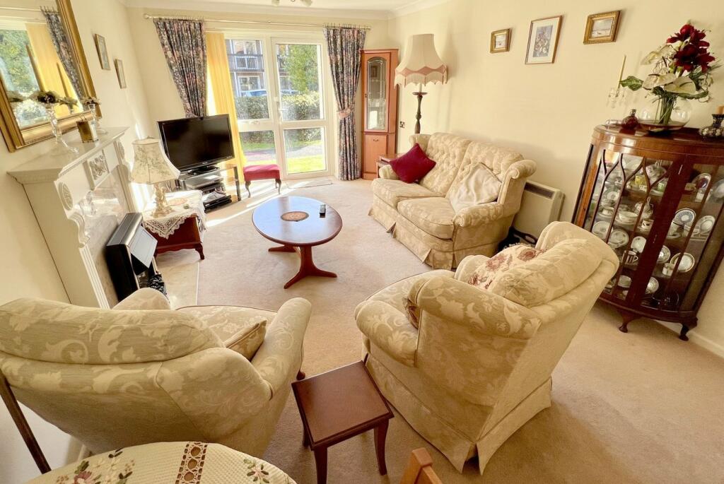 House in Ferndown - More