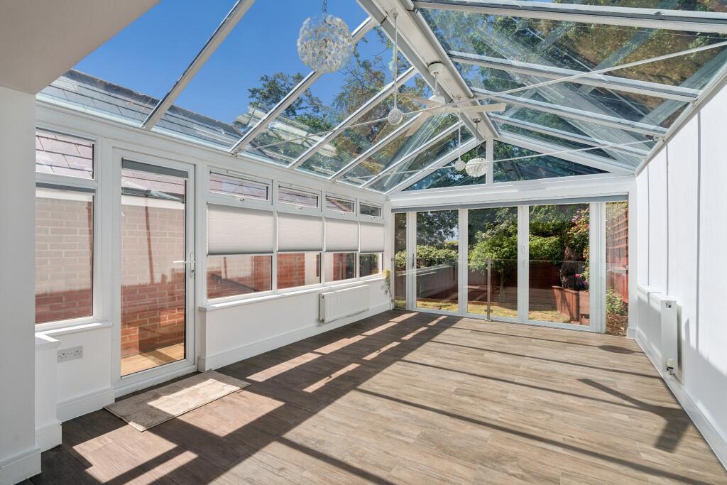 The Courtyard, Maidenhead - View 4