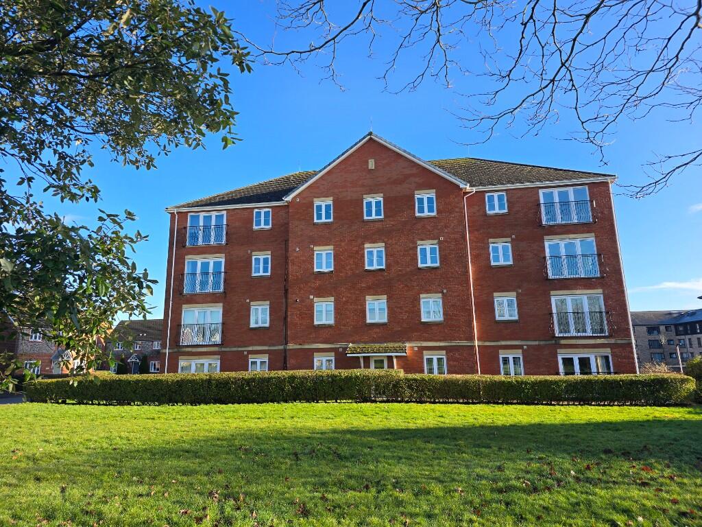 1-bed flat on Tatham Road, Llanishen, Cardiff, £155,000