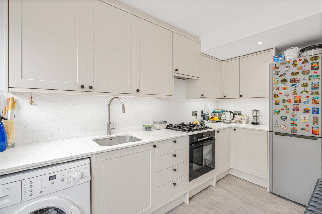 House in Watford - View 5