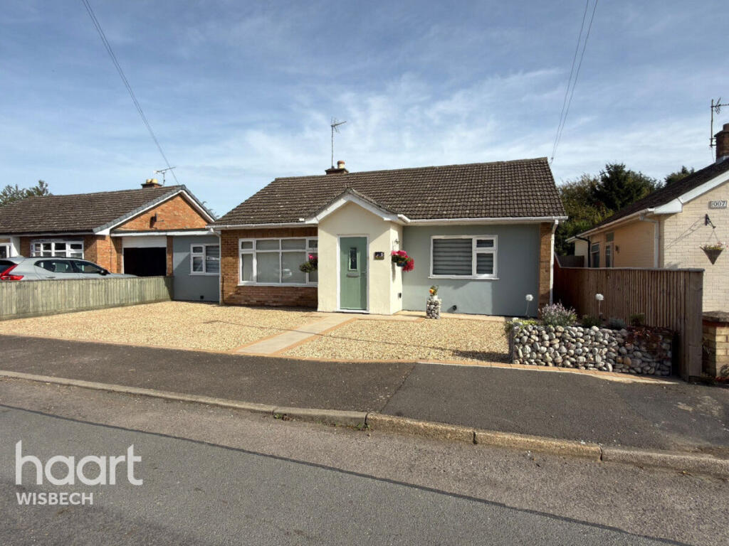 3-bed detached on Mill Way, Friday Bridge, £325,000