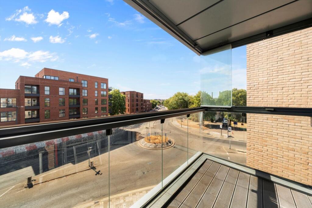 Apartment in London - View 5