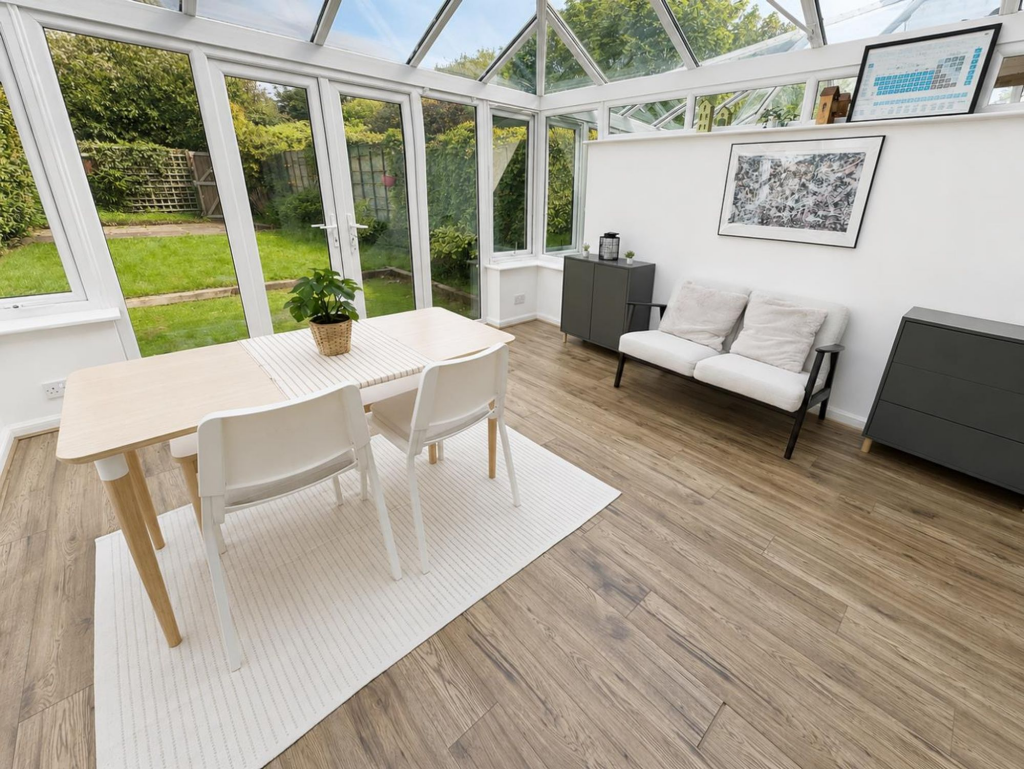 Glenside Drive, Wilmslow, SK9 photo 3
