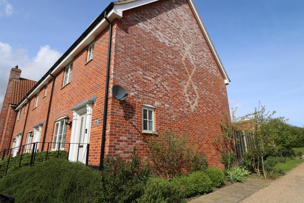 Beech Road, Saxmundham photo 4
