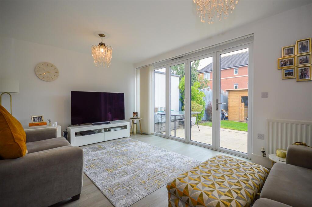 House in Wakefield - View 4