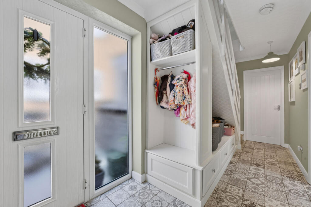 House in Corby, Danesholme - More