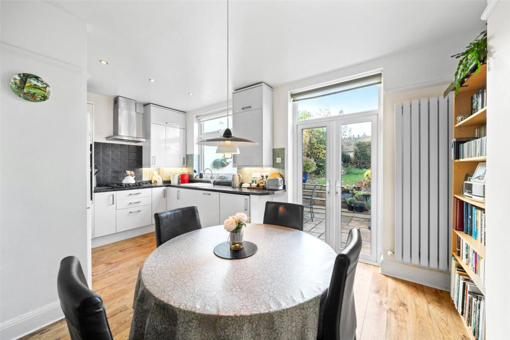Brodrick Grove, Abbey Wood, London, SE2 photo 4