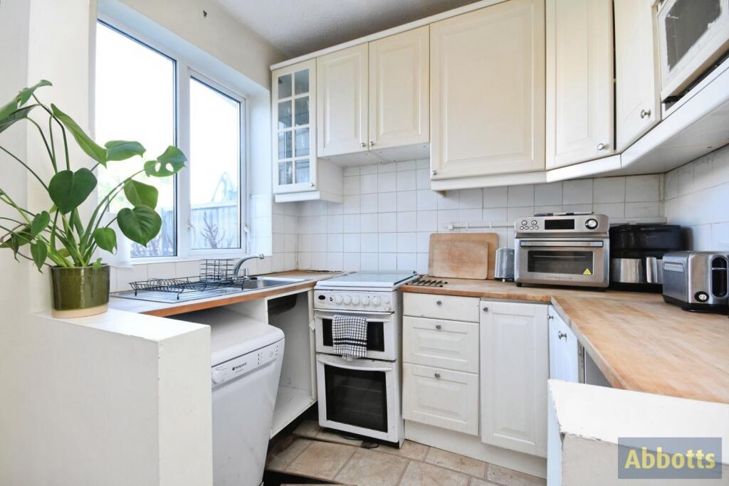 House in Rochford, Rayleigh - View 5