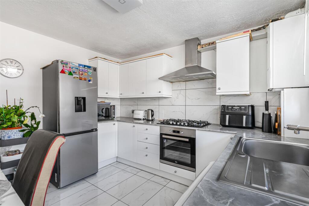 Apartment in London - View 4