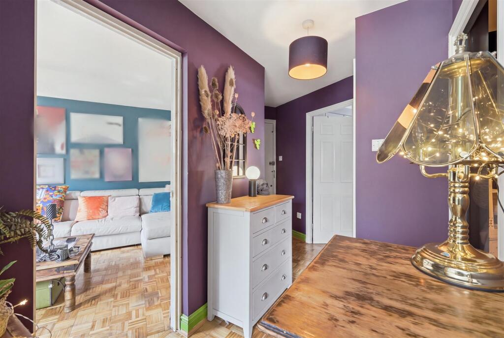 Apartment in London - View 5