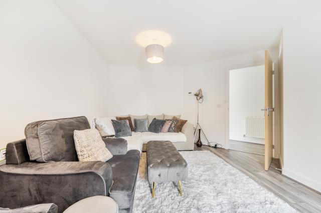 Warner Close, Basingstoke, Hampshire - View 3