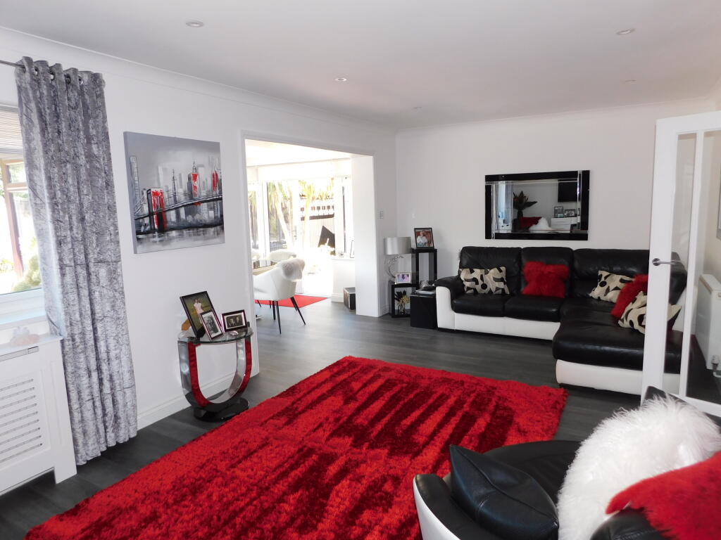 House in Christchurch, Bournemouth, Christchurch and Poole - More