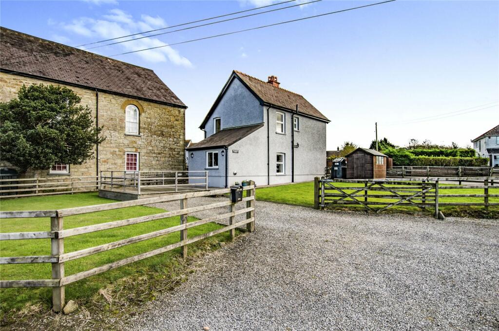 3-bed detached on Tanygroes, Cardigan, Ceredigion, SA43, £220,000