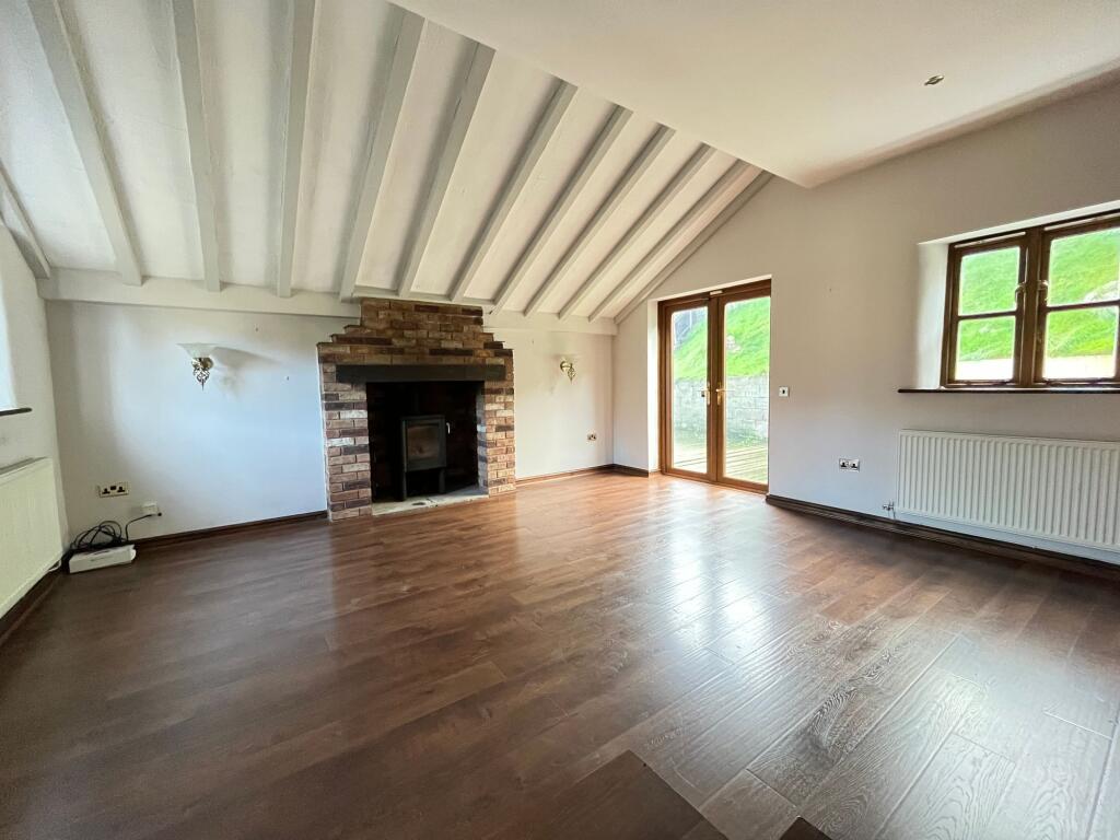 House in St Athan, Thannas Court, St. Athan - View 3