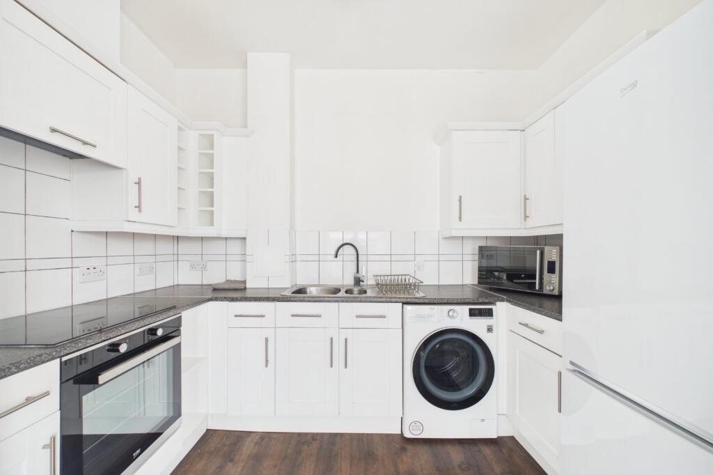 Apartment in Bracknell - View 3