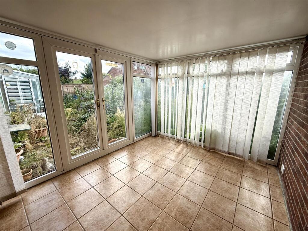 Northfield Close, South Cave photo 4