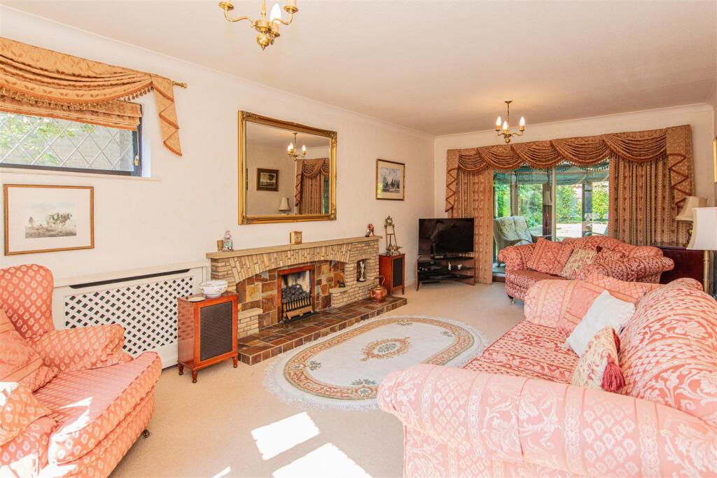 Manor Close, Great Harrowden - View 4
