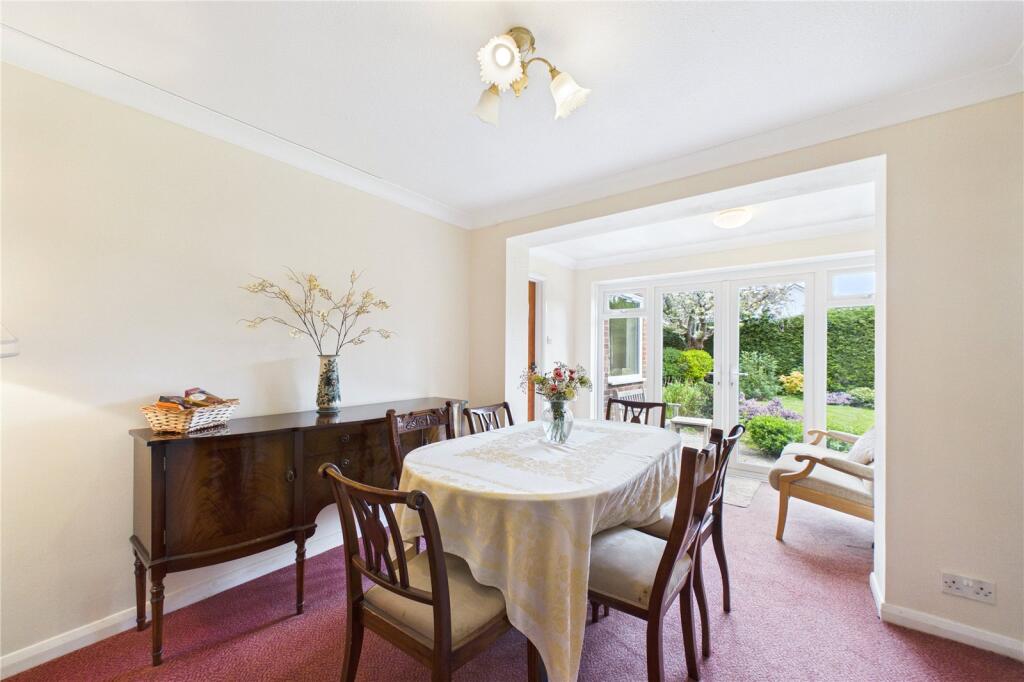 The Chase, Furnace Green, Crawley, West Sussex, RH10 photo 4