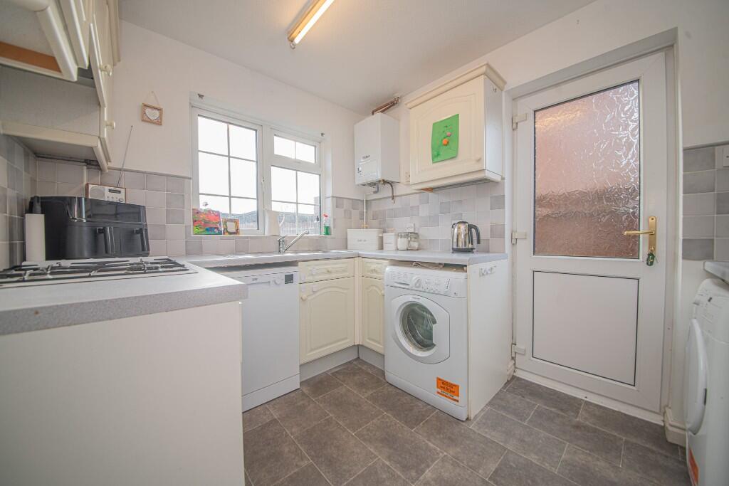 House in Eastleigh, Stoke Common, Bishopstoke - More