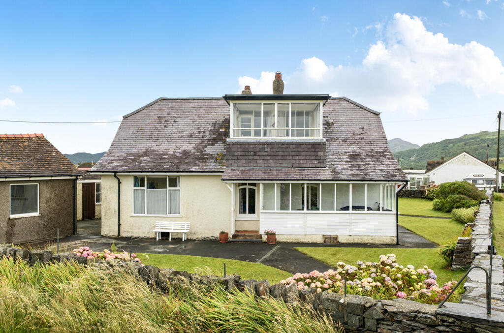 Main image of property: Alyn Road, Fairbourne, Gwynedd, LL38