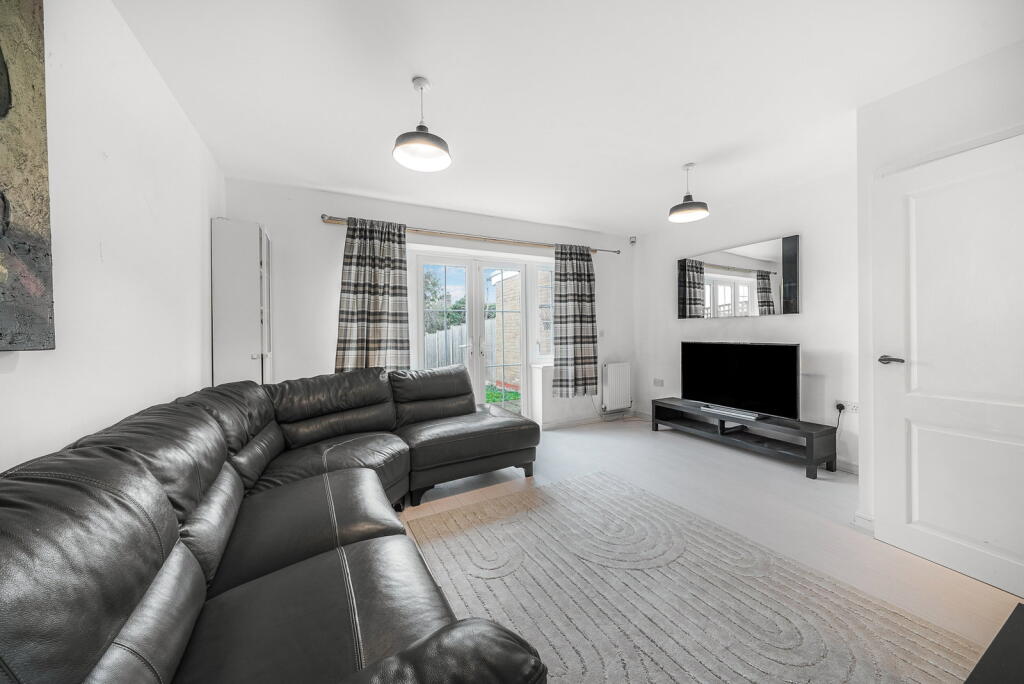House in Sutton - View 5