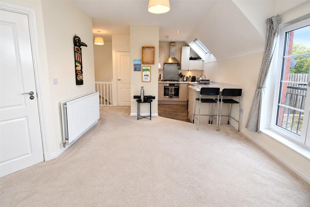 House in Wirral, Liverpool City Region - View 5