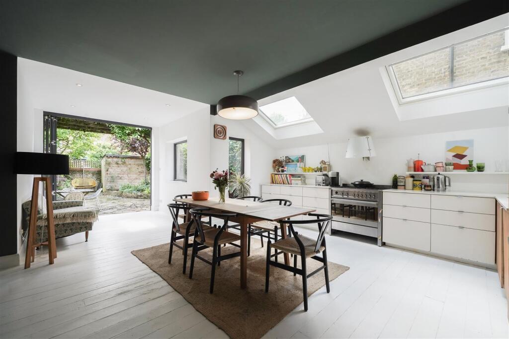 House in London, Queen's Park - View 3