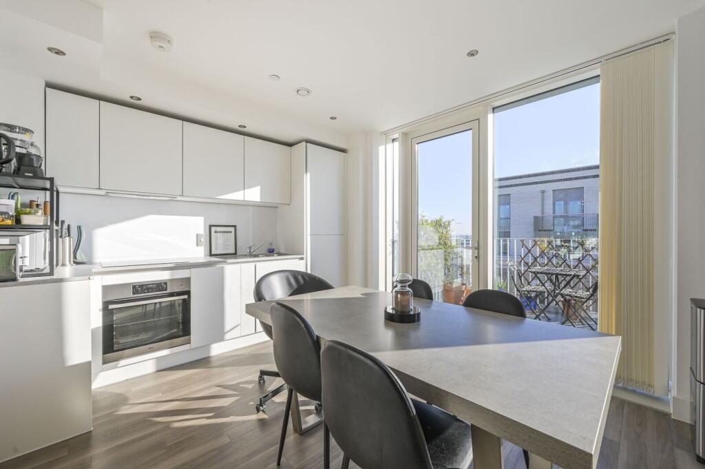 Apartment in London - View 2