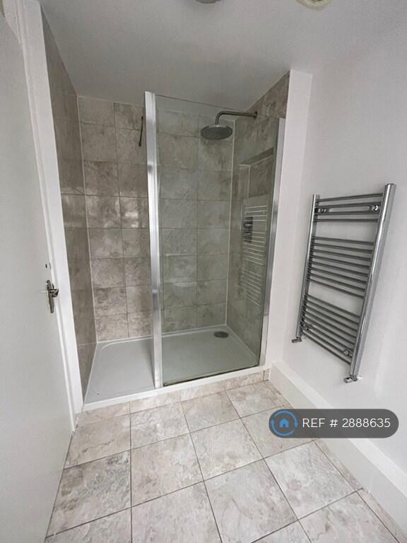 3 bedroom maisonette for rent