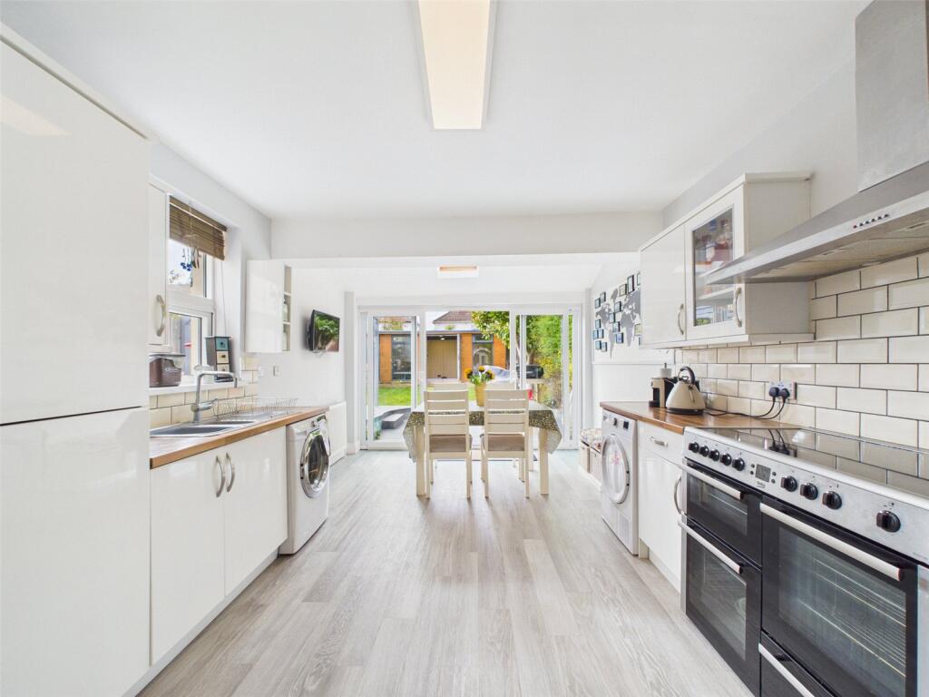 1 Burleigh Road photo 2