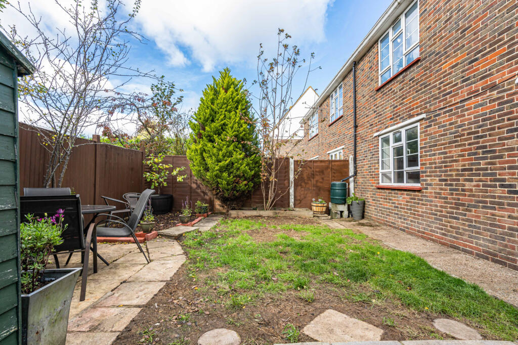 Main image of property: Banstead