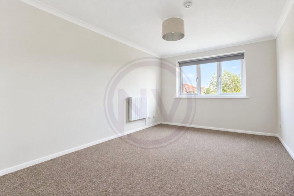 Apartment in Enfield - View 5