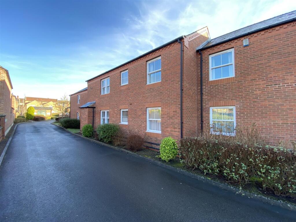 1-bed flat on Greendale Court, Bedale, £85,000