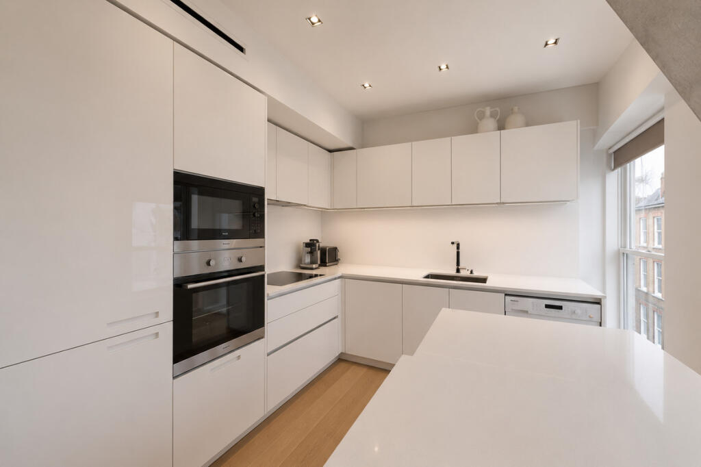 Apartment in London, St Clement Danes, Covent Garden - View 5