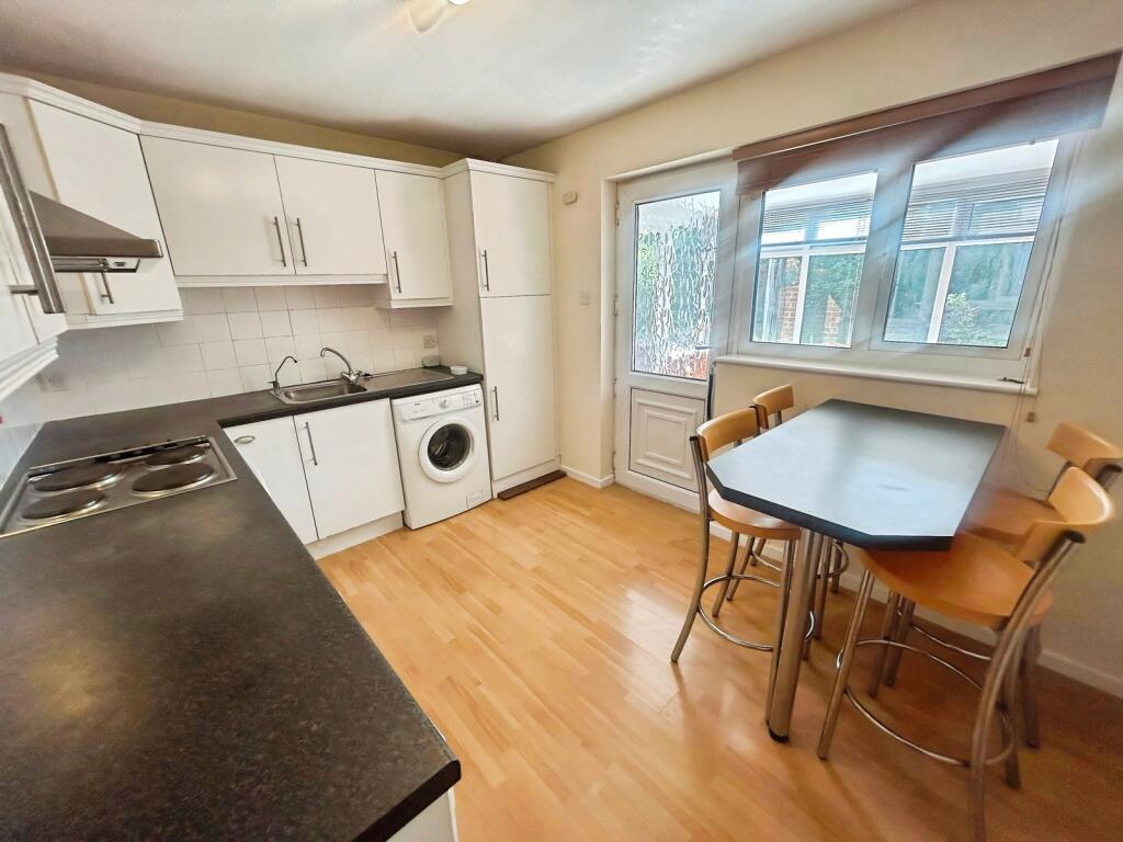 Broadleigh Close, West Bridgford, Nottingham, Nottinghamshire, NG2 - View 3