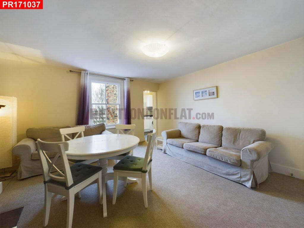 Main image of property: Earls Court – 2 Bedrooms Flat