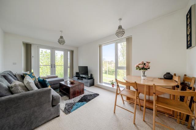 Lowe Gardens, Basingstoke, Hampshire - View 4