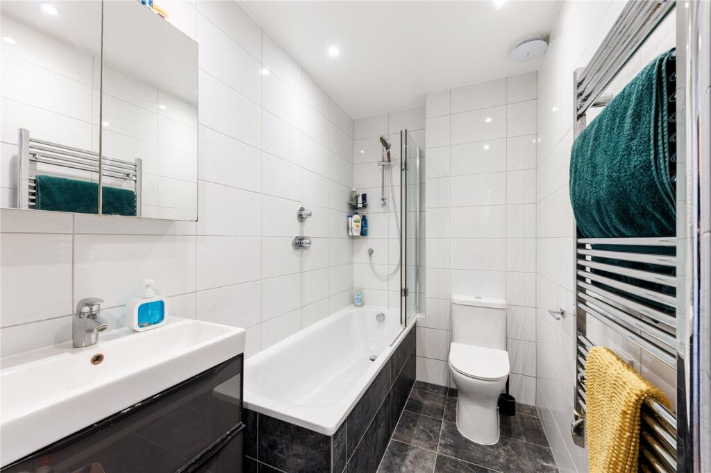 Apartment in London - View 5