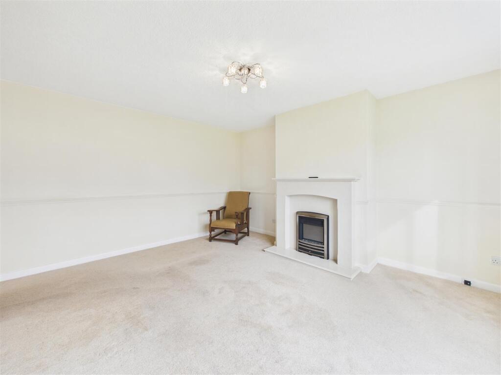 Cotterhill Lane, Brimington, Chesterfield photo 4