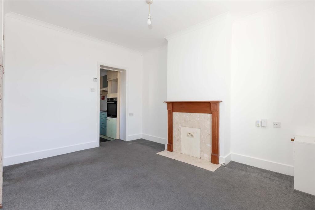Station Road, Worthing - View 5