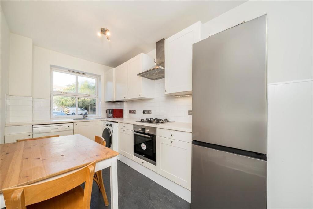 Apartment in London - View 2