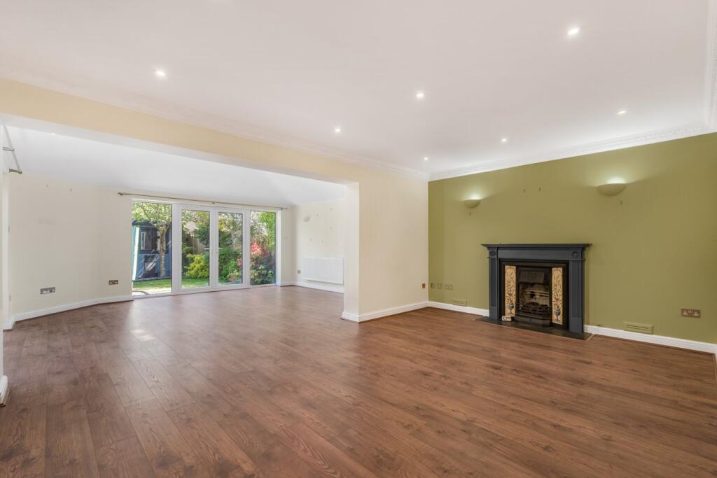 House in Cheltenham, Hatherley, Benhall - View 4