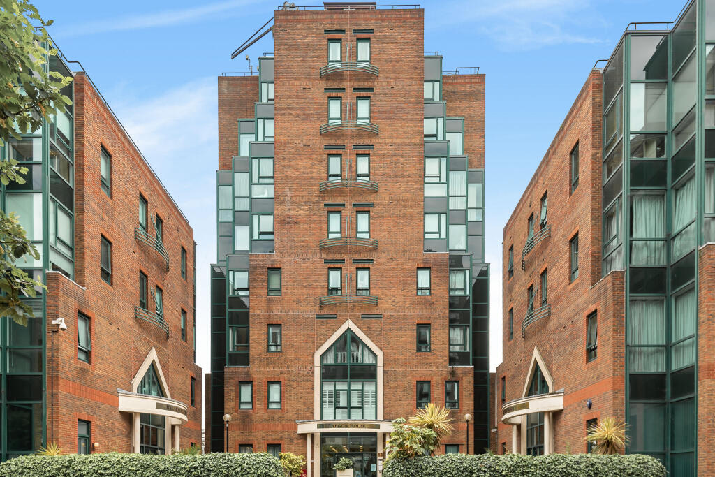 Main image of property: Lanark Square, London, E14