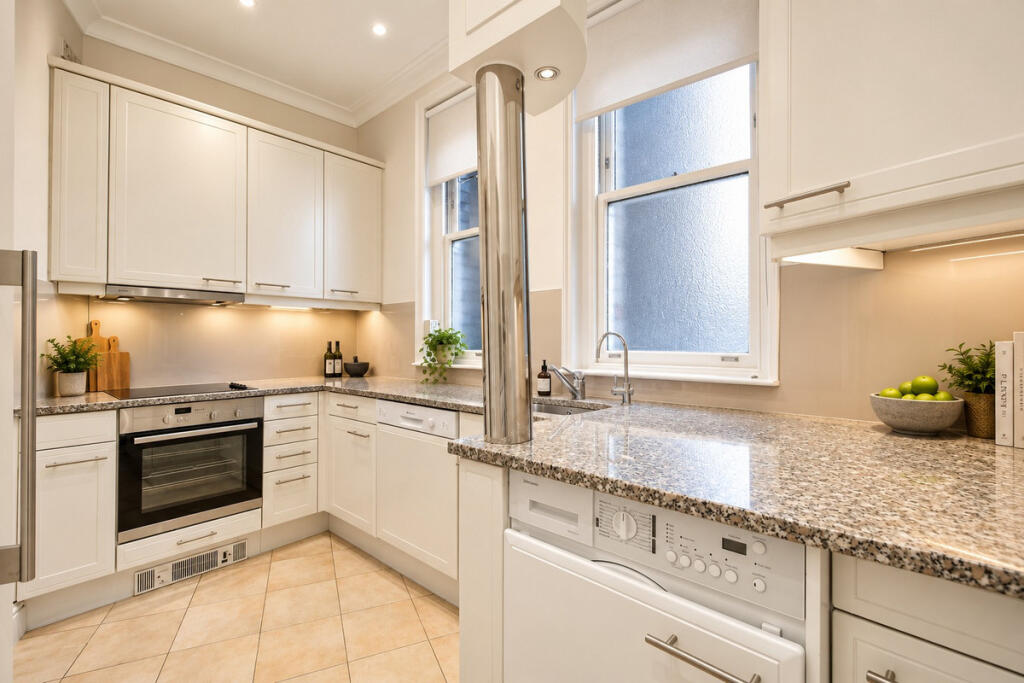 Campden Hill Road, London, W8 photo 4