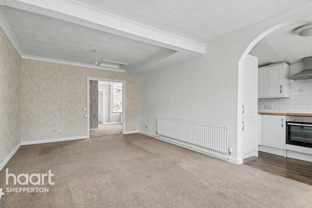 Wood Road, Shepperton photo 3